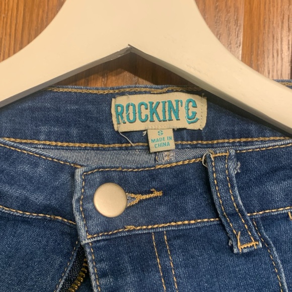 Ladies gently worn Rockin’ C jean in small. - Picture 2 of 4
